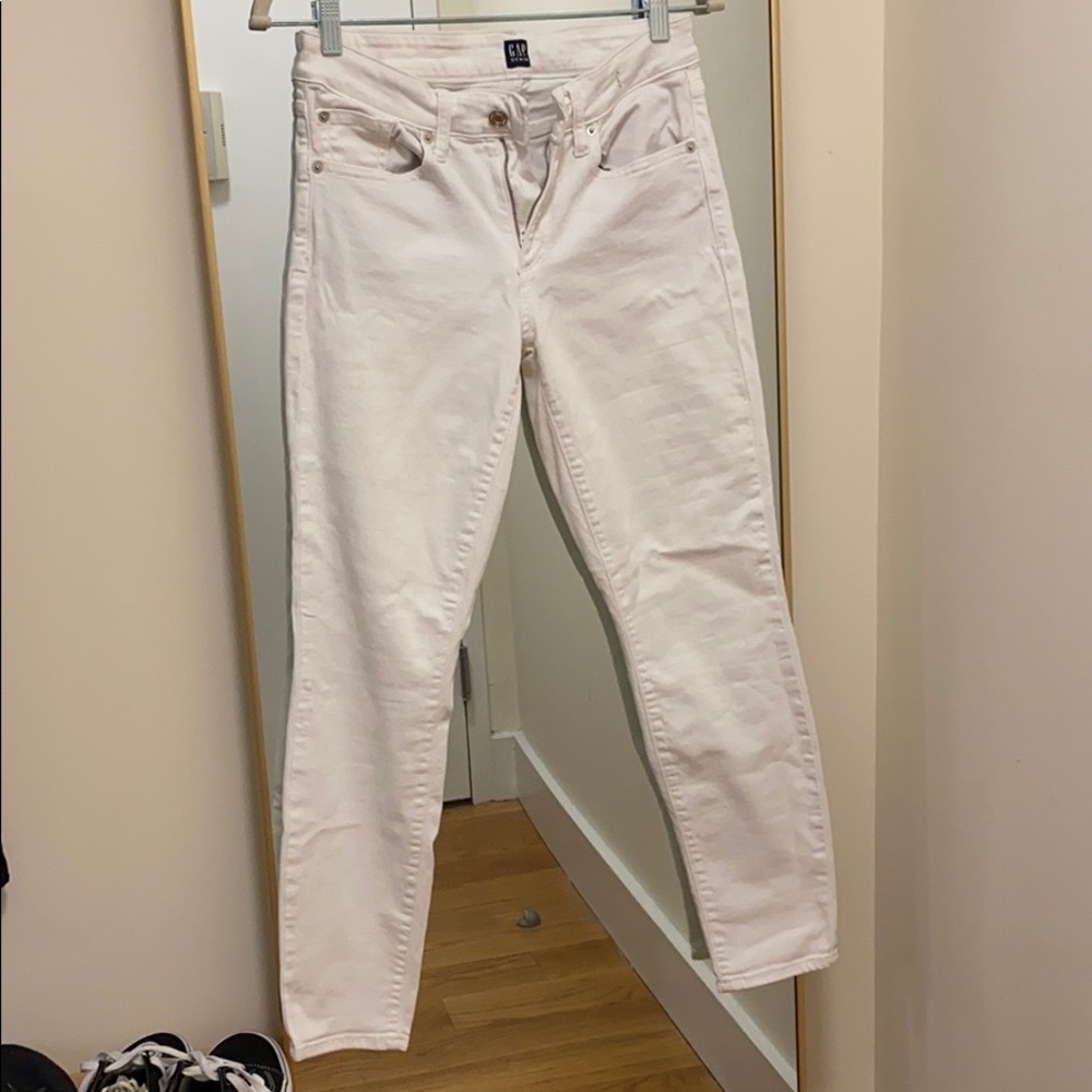 Gap white skinny jeans 28”